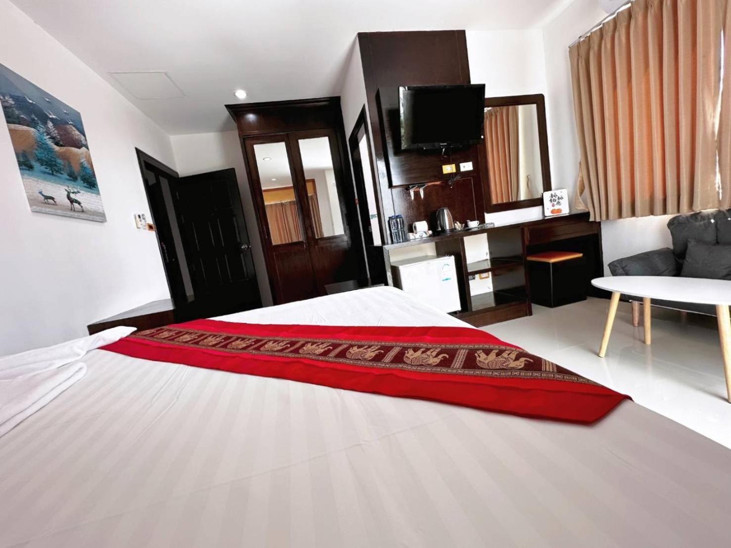 Abby'S House Hotel Patong Екстериор снимка