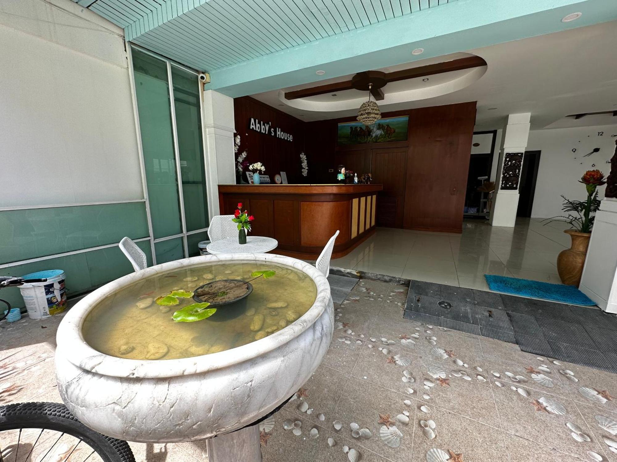 Abby'S House Hotel Patong Екстериор снимка