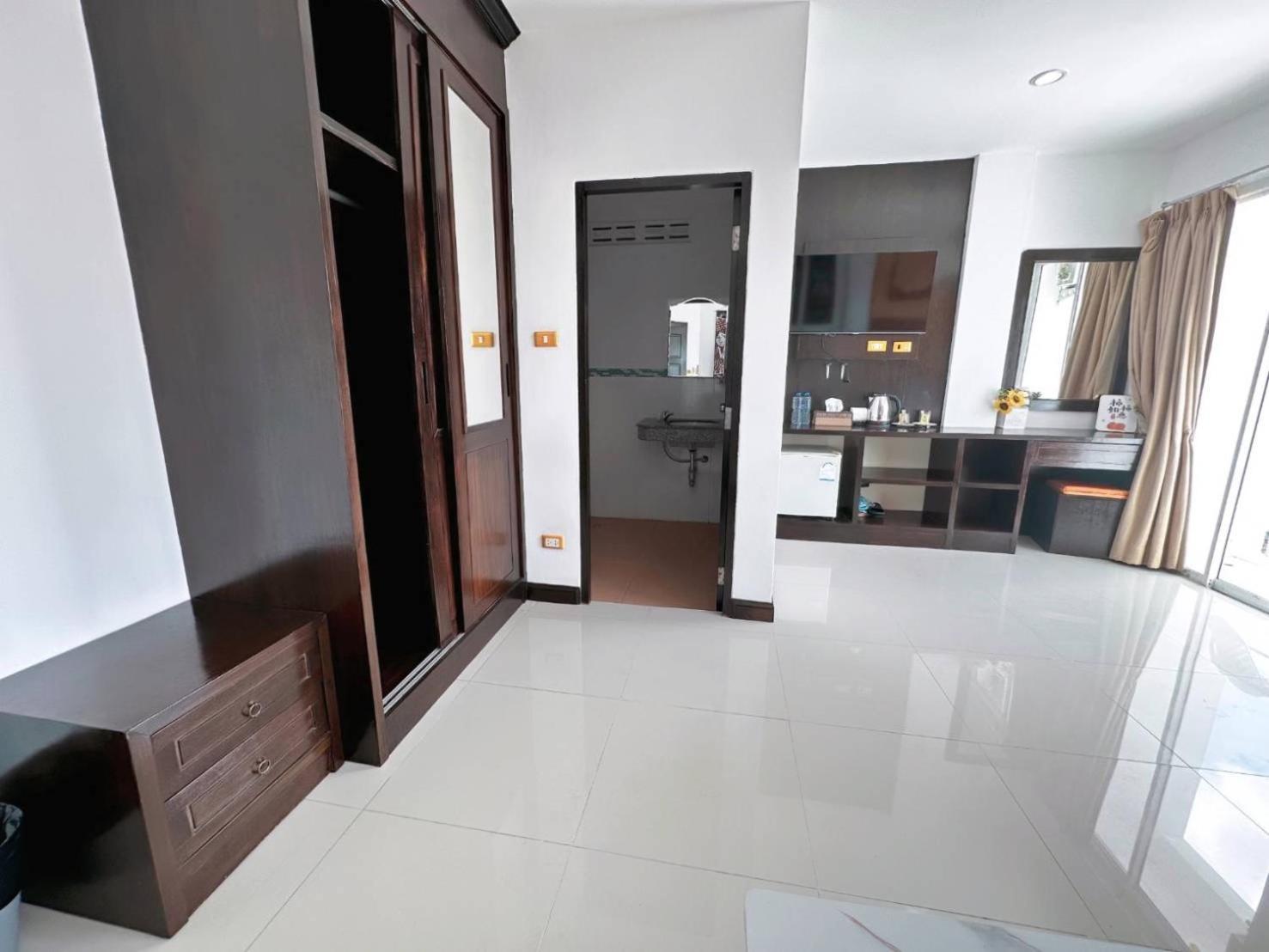 Abby'S House Hotel Patong Екстериор снимка
