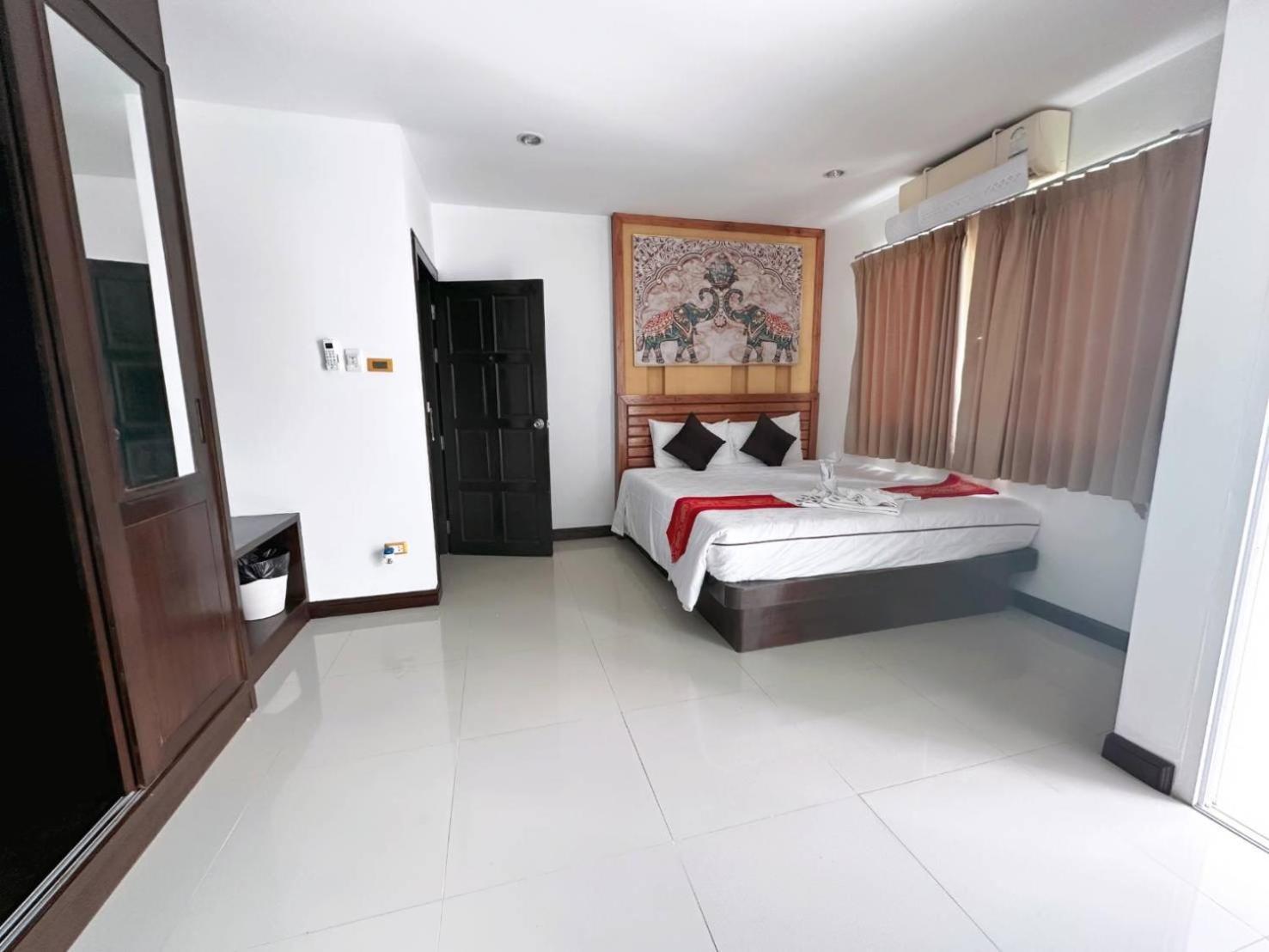 Abby'S House Hotel Patong Екстериор снимка