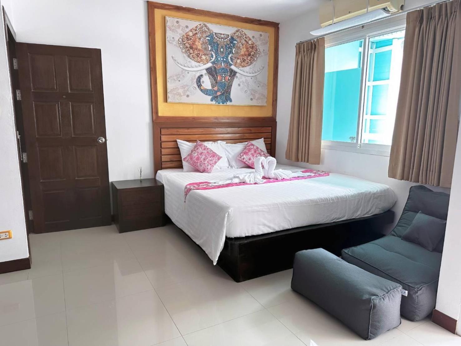Abby'S House Hotel Patong Екстериор снимка