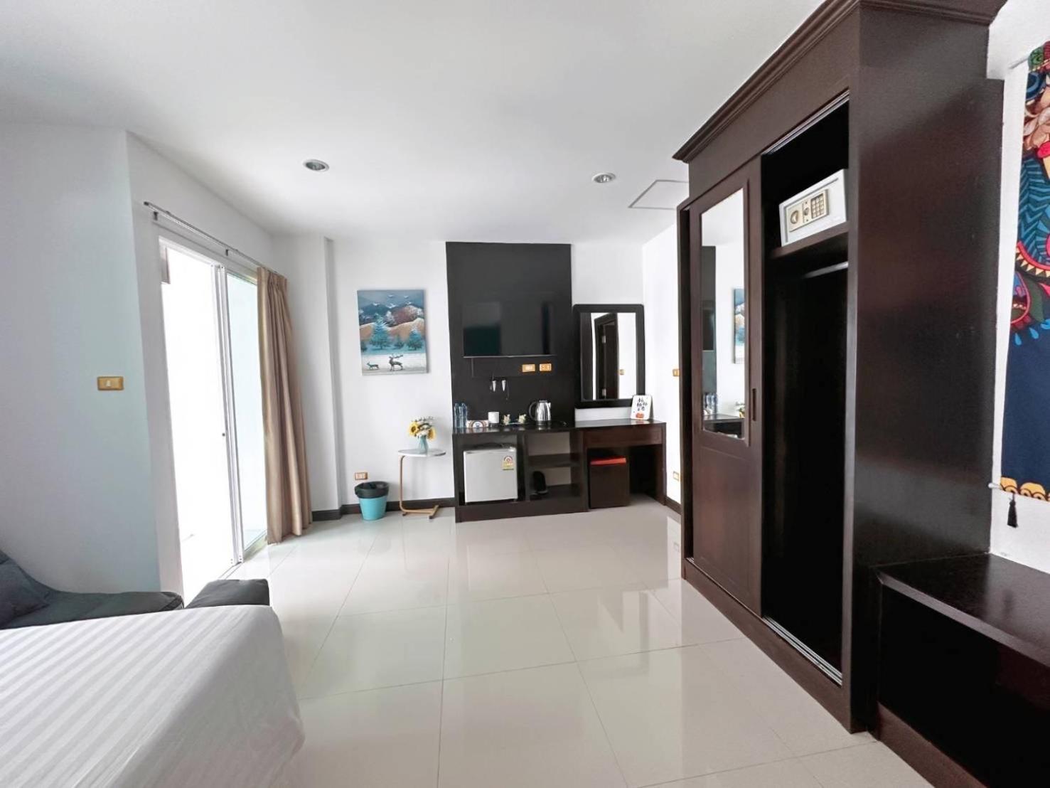 Abby'S House Hotel Patong Екстериор снимка