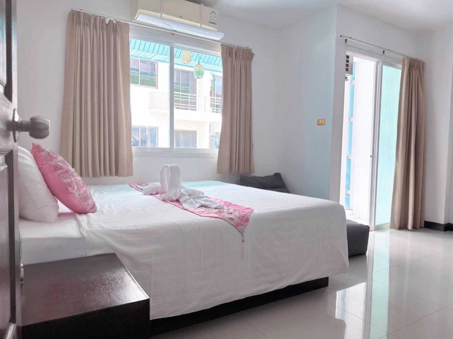 Abby'S House Hotel Patong Екстериор снимка